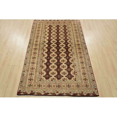 Tapis Turkmen en laine ivoire rétro noué à la main 4 pi 2 po x 6 pi 4 po Turkmen