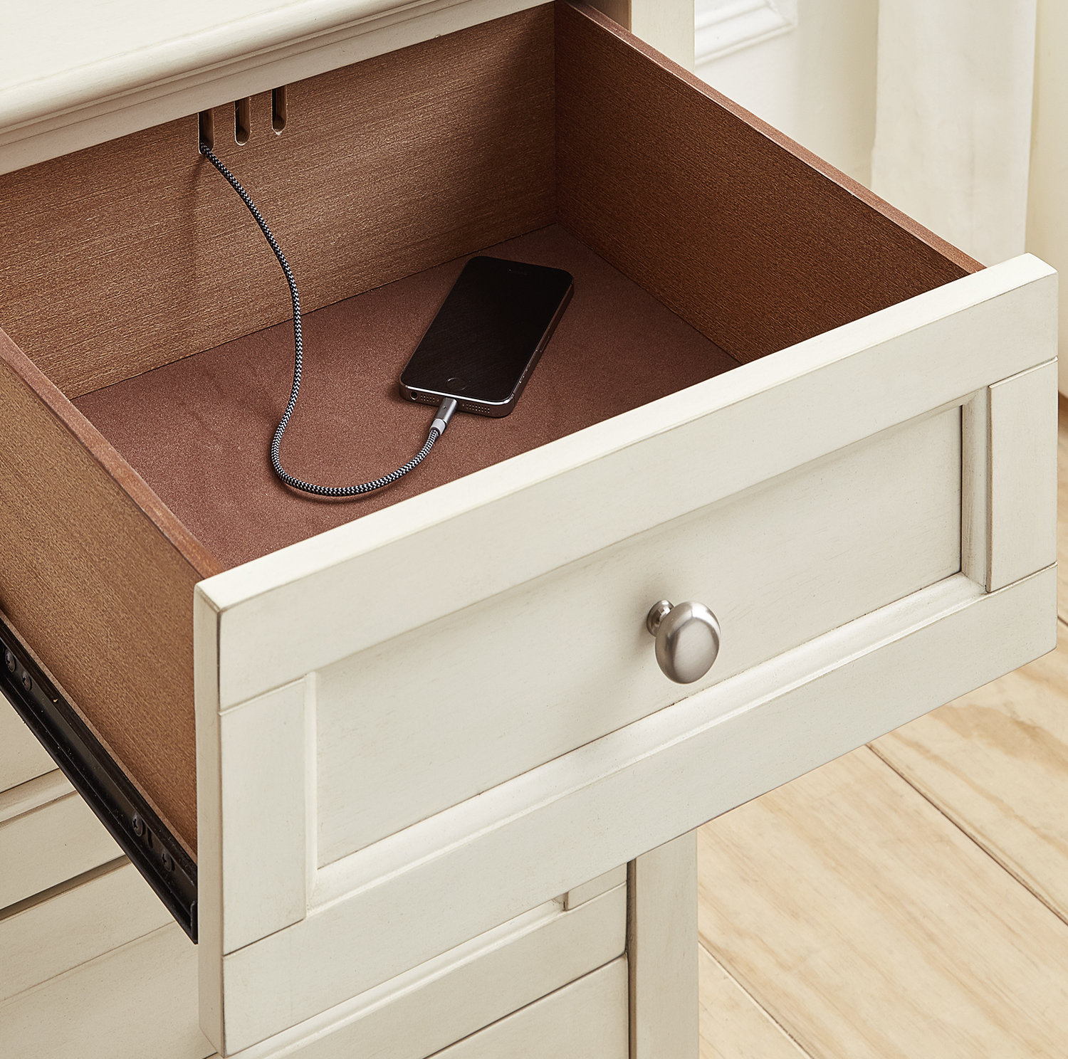 Melusina 3 - Drawer Nightstand, Off-White