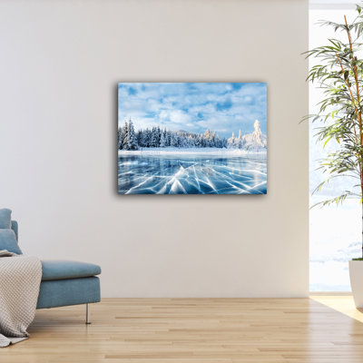 " Frozen Lake Holiday "