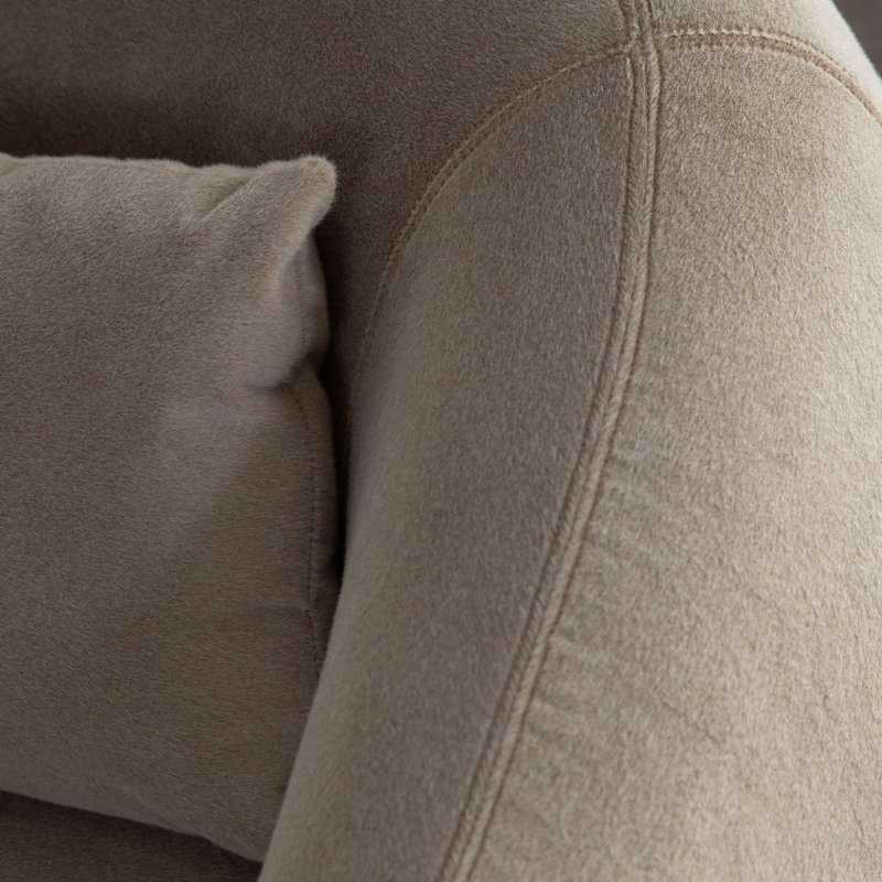 Chaise d'appoint pivotante en faux alpaga Lena