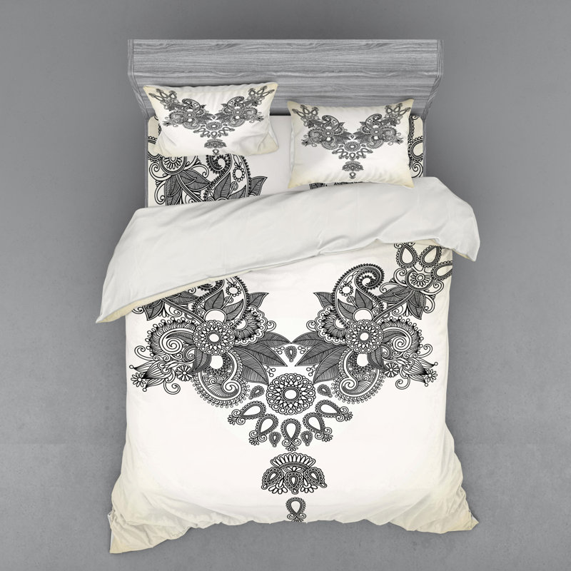 Traditional Polyester Paisley Duvet Cover, Queen Duvet Cover + 3 Additional Pieces