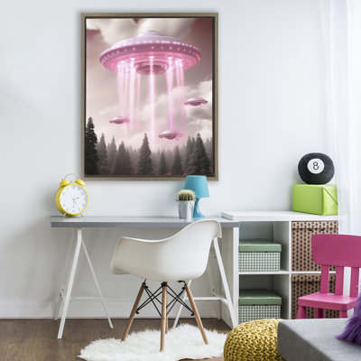 OVNI Glam avec cadre flottant à poutres roses, design par Sasha