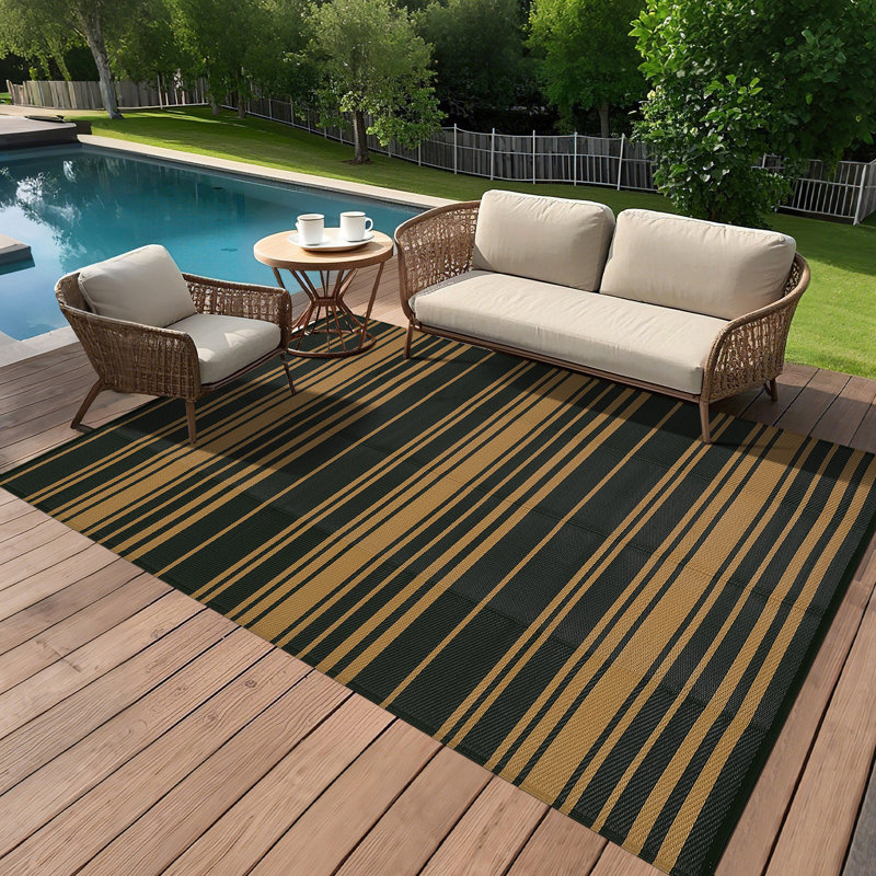 Tapis rectangulaire en plastique noir et brun 8 pi x 10 pi géométrique moderne pour les porches de plage