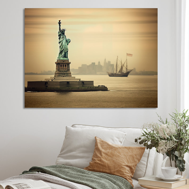 Statue rétro de la liberté de New York I, H 12 po x l 20 po x P 1 po, Toile tendue