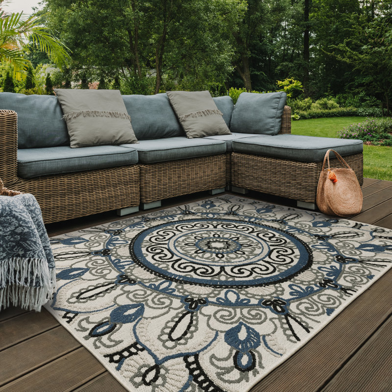 Tapis d'intérieur / extérieur tissé à la machine Inessa , Rectangle 5 pi 3 po x 7 pi 3 po