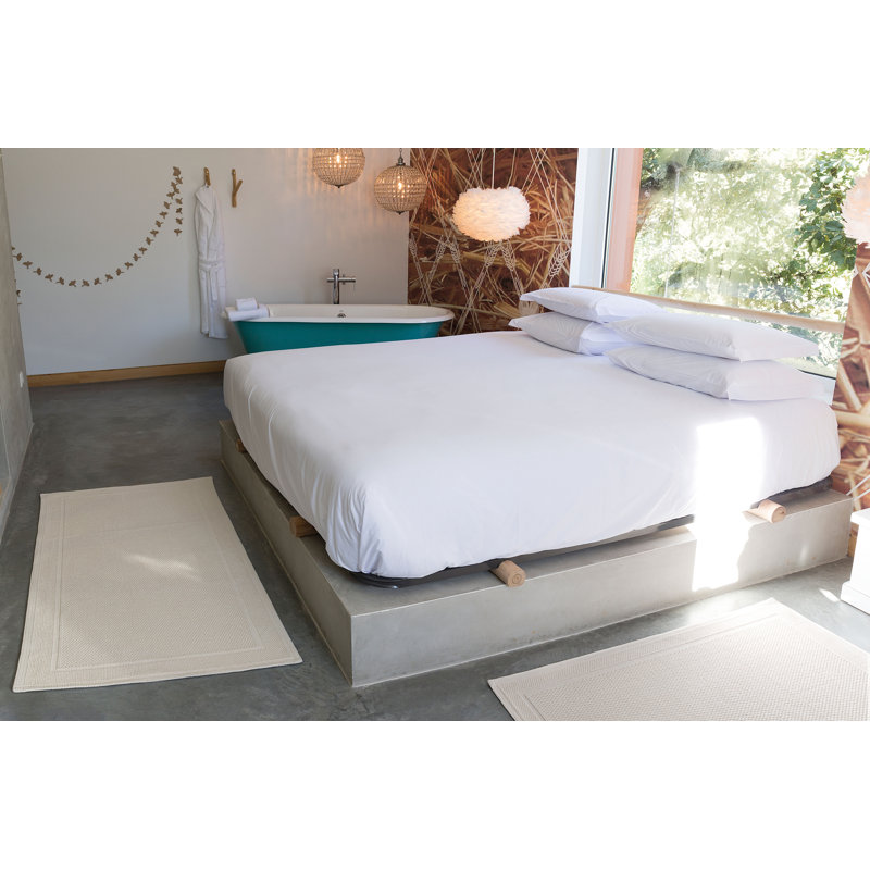 Bee Waffle Bath Rug, Natural, 20" W x 31" L
