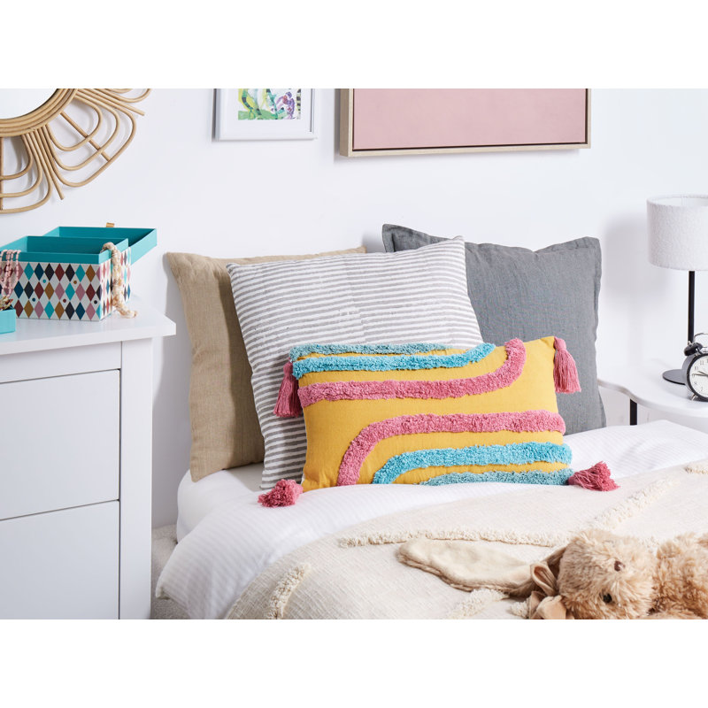 DOLICHOS Geometric Rectangular Cushion