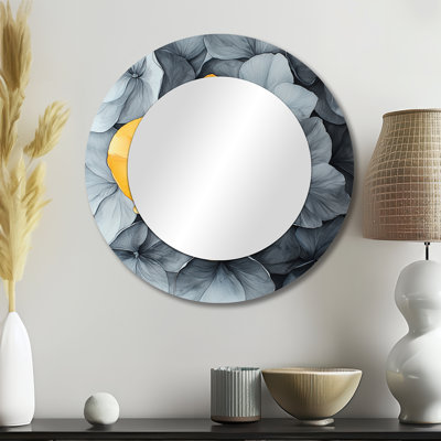 Pétales d'hortensia gris avec accent jaune I - miroir floral pour décoration murale - imprimé sur métal