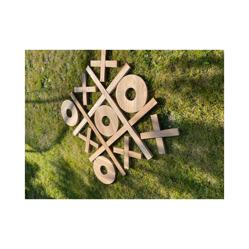 Noughts and Crosses - Garden