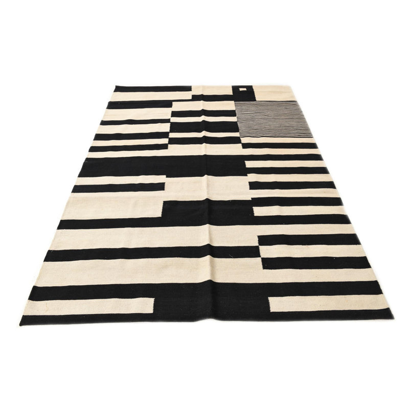 Tapis noir et blanc Pinkerton