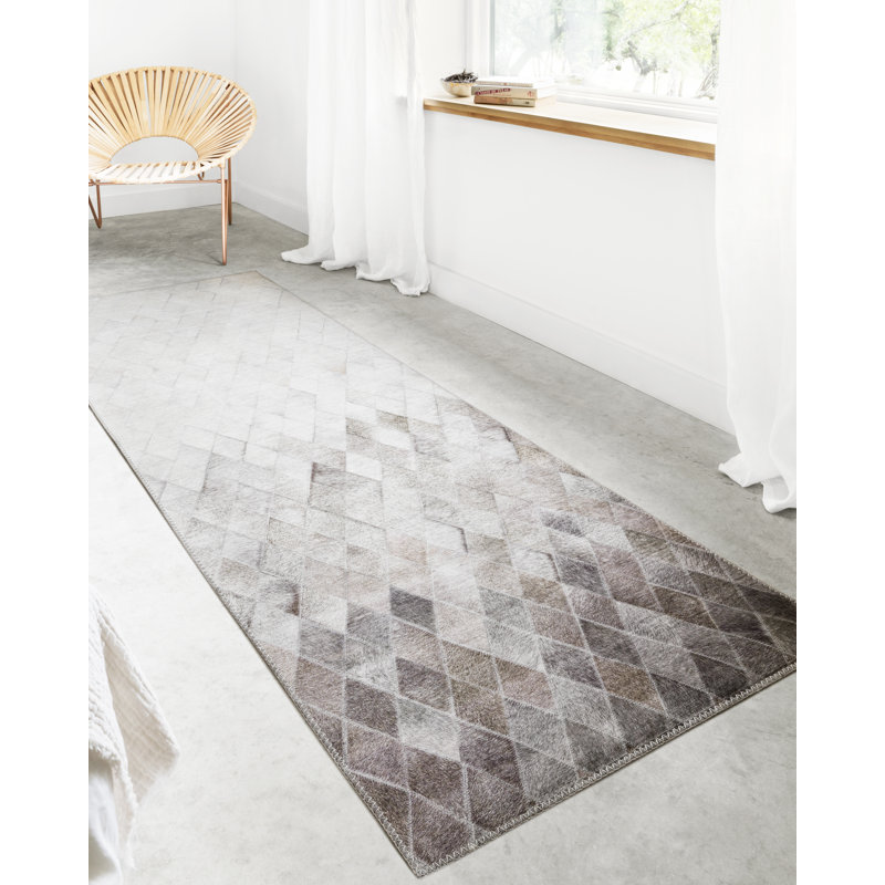 Tapis gris à motif géométrique Rogers, Tapis de couloir 2 pi 6 po x 7 pi 6 po