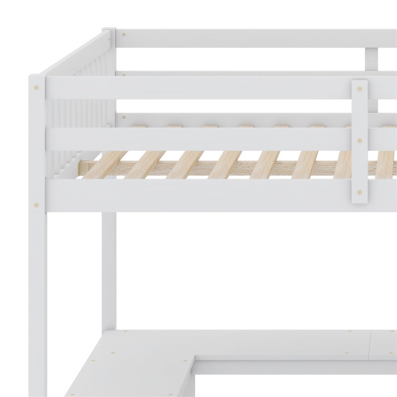 Lit mezzanine avec bureau intégré en forme de L et tablettes de rangement à trois niveaux, et escalier de rangement attaché