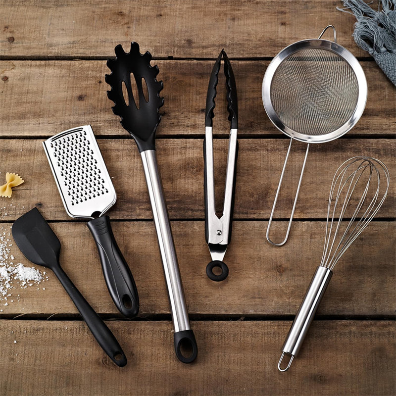 Naomi 42 Utensil Set