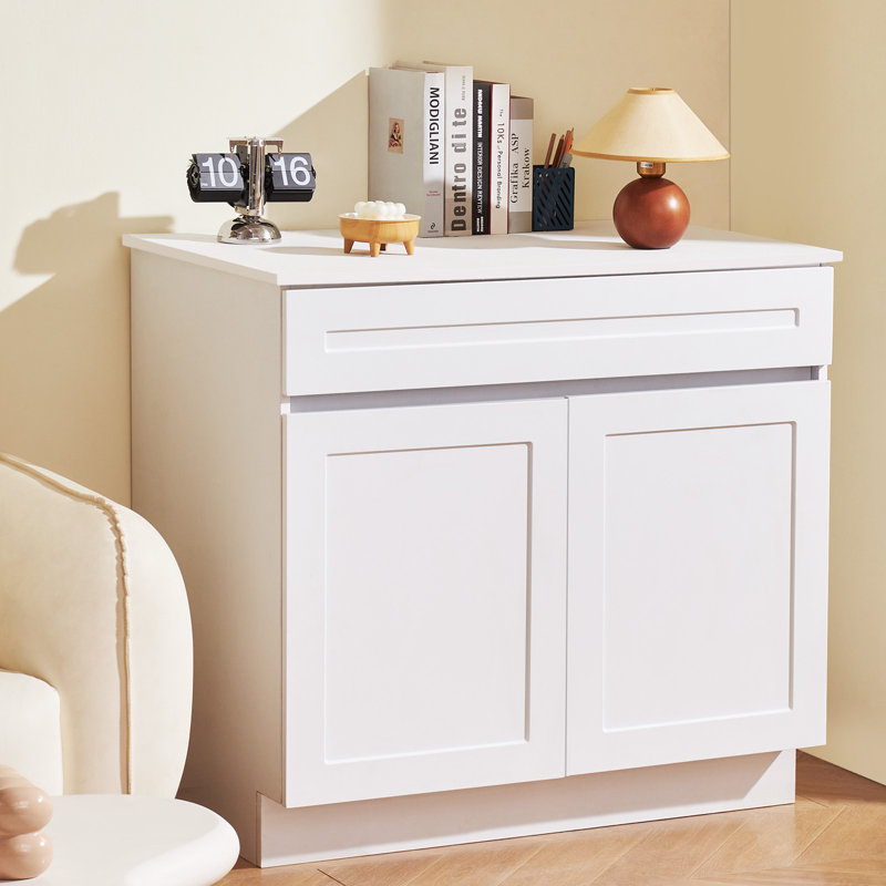 Armoire Shaker, 30"