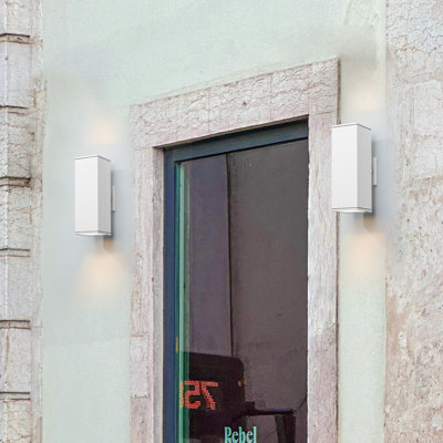 Applique murale d'extérieur à 2 lumières en aluminium blanc Alvisa H 13,78 po