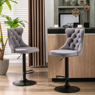 Tabourets de bar pivotants en velours à hauteur réglable de 25 à 33 pouces, base de 17,7 pouces, tabourets de bar rembourrés modernes avec dossier capitonné et confortable pour un pub et un îlot de cuisine, ensemble de 2