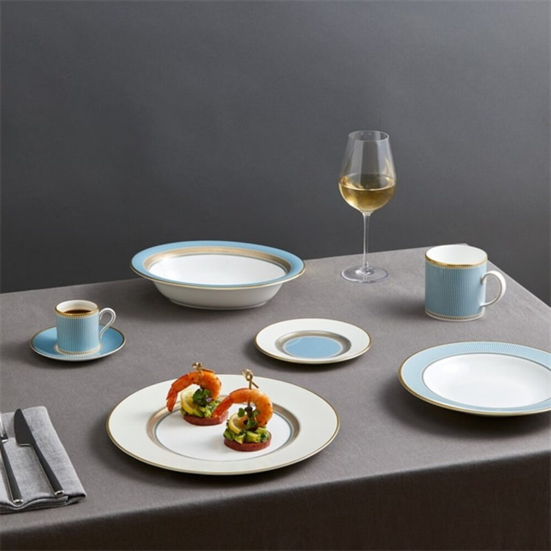 Helia 31.7floz Teapot