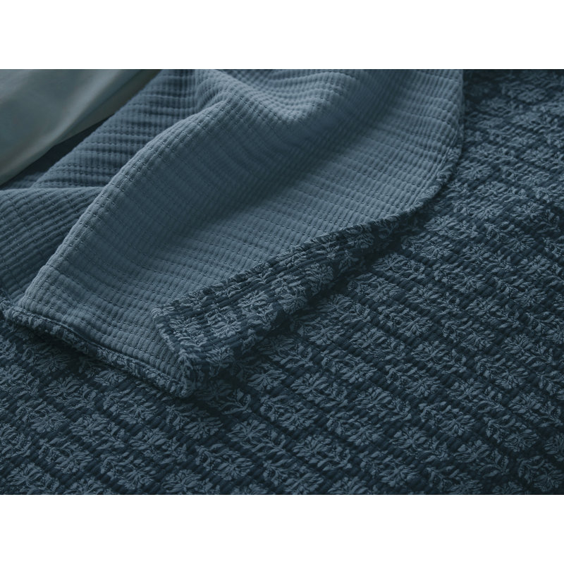 Mirada Organic Matelasse Blanket, Fawn Chrysanthemum, 108" L x 92" W