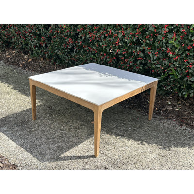 Table d'extérieur Kymir L 31 po x l 31 po