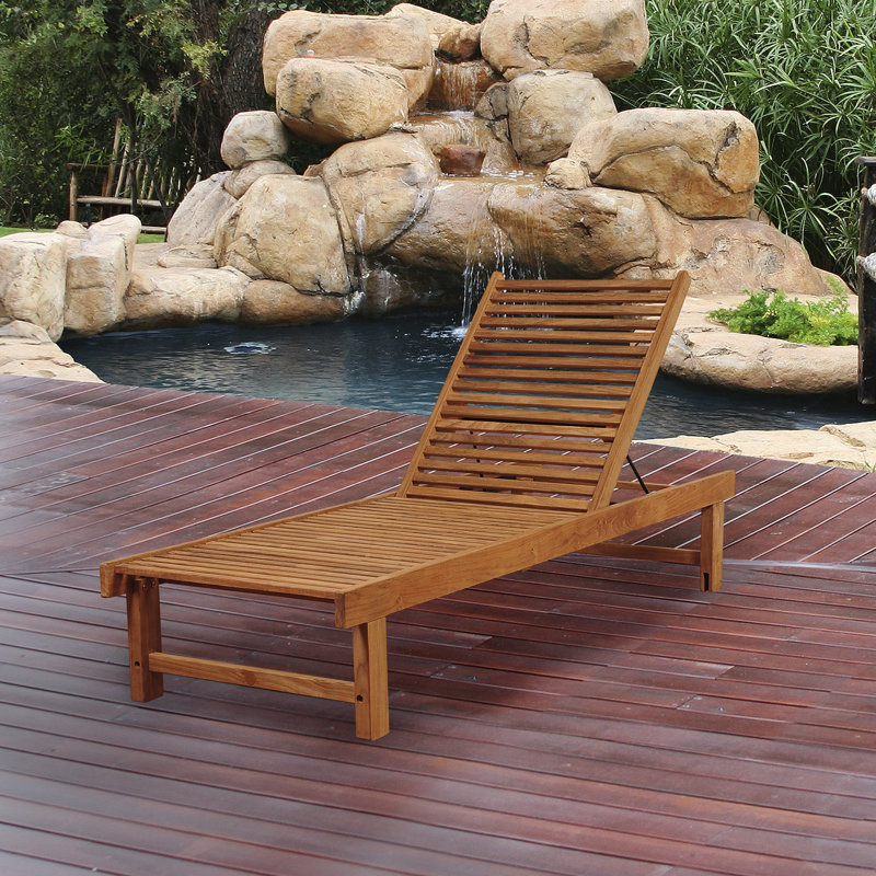 Chaise longue de patio en bois Cates