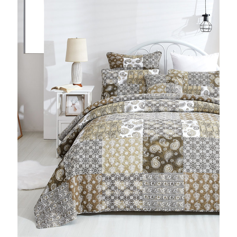 Paisley Coverlet, Queen Bedspread + 2 Shams