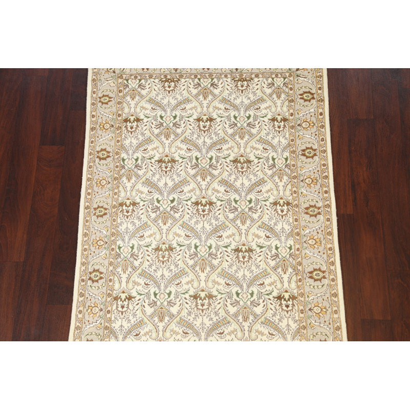 Tapis ivoire en laine et en soie noué à la main de conception unique 3 pi 11 po x 6 pi 3 po