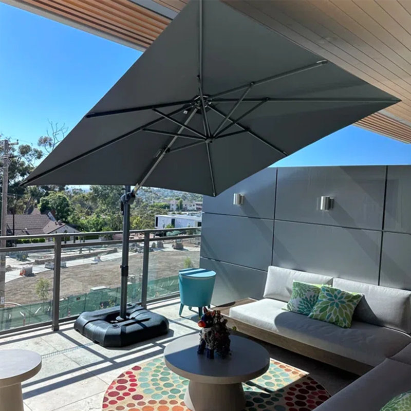 Parasol carré en porte-à-faux de 8 pi avec base en croix Balvin, Gris, L 96 po x P 96 po