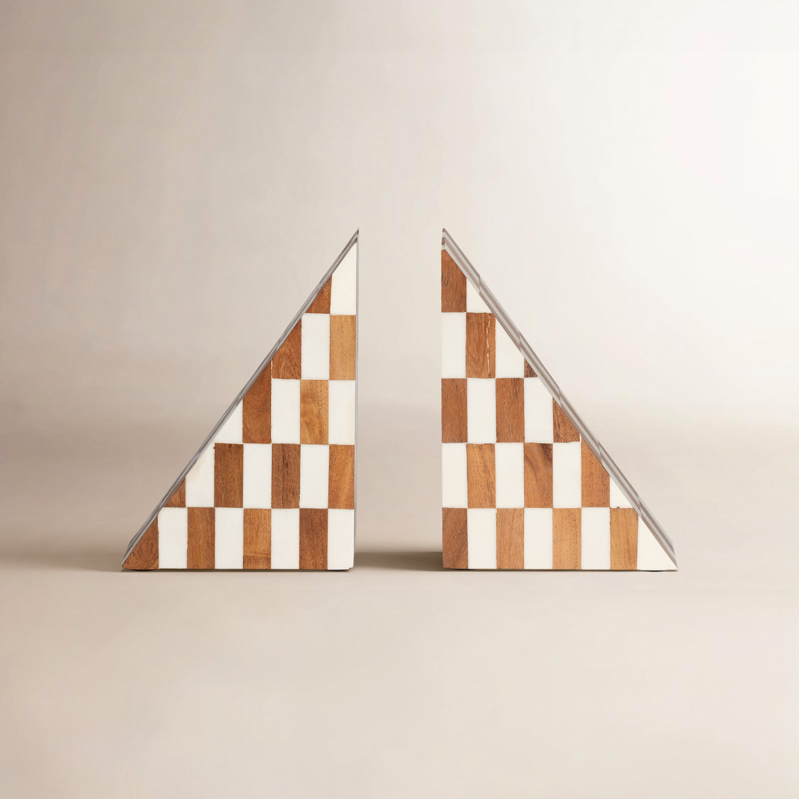 Sagebrook Home's Loa Resin Right Angle Bookends, Set of 2, Ivory and Natural Cozy Design, Made with Durable Resin, Coconut, and MDF