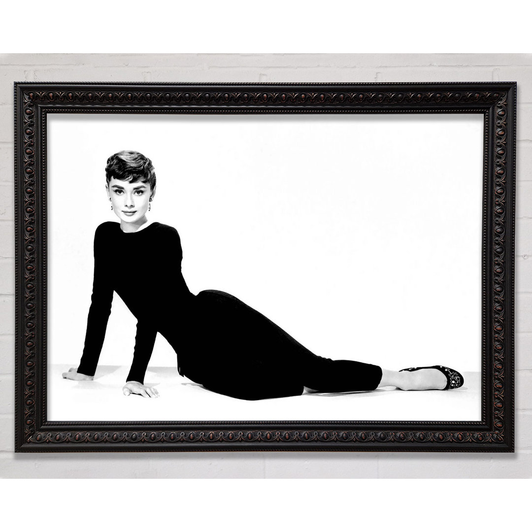 Audrey Hepburn Cat Suit - Einzelner Bilderrahmen Kunstdrucke