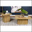 Table basse carrée Exeter Mango avec plateau spacieux et fabrication durable, parfaite pour les intérieurs rustiques et modernes.