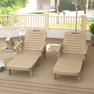 Outdoor Lounge Chair