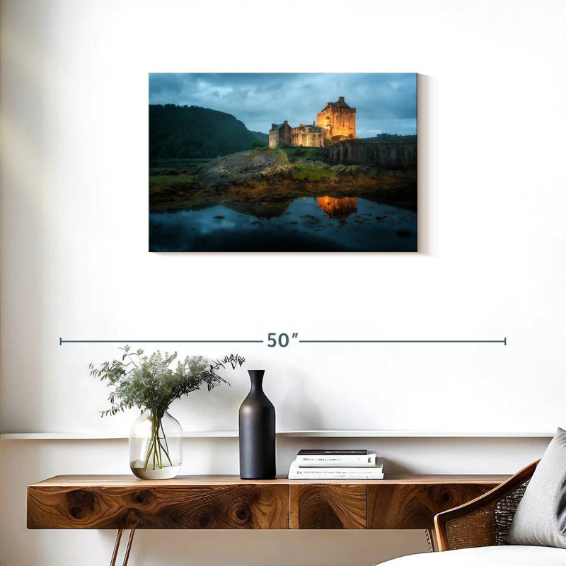 Lilie Eilean Donan Castle In Scotland