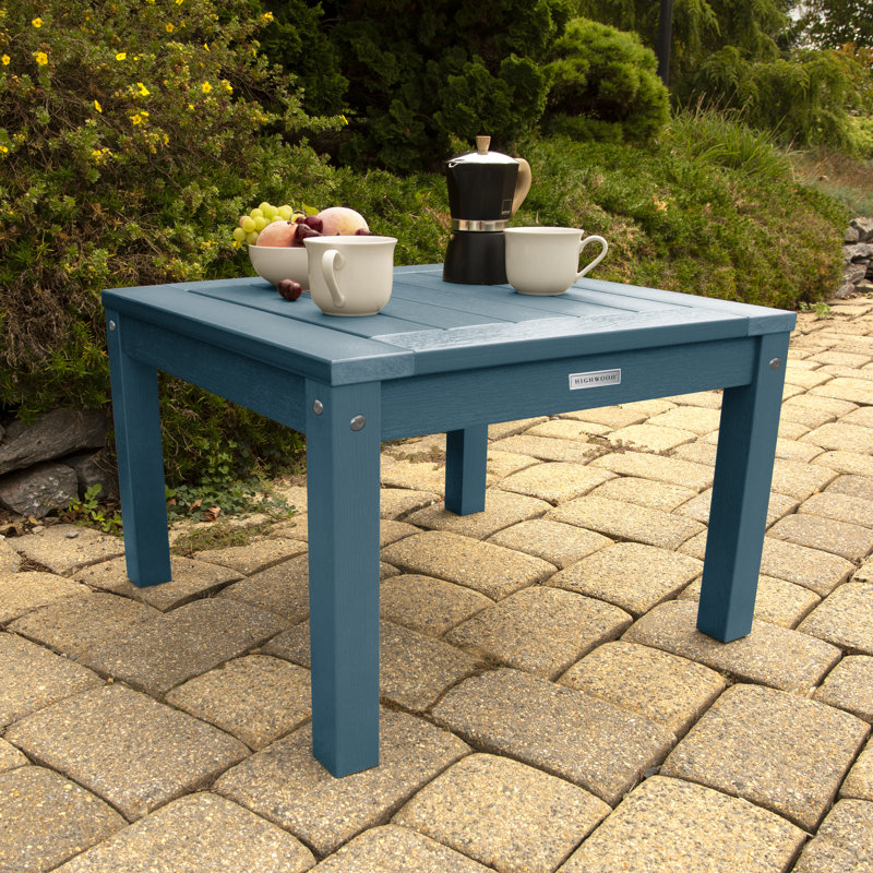 Table d'appoint en plastique Arbnora, Bleu Nantucket