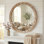 Miroir mural rond rustique 23,62 po avec cadre à rivets et miroir décoratif préinstallé avec grande surface réfléchissante pour le salon de la chambre à coucher, bois naturel