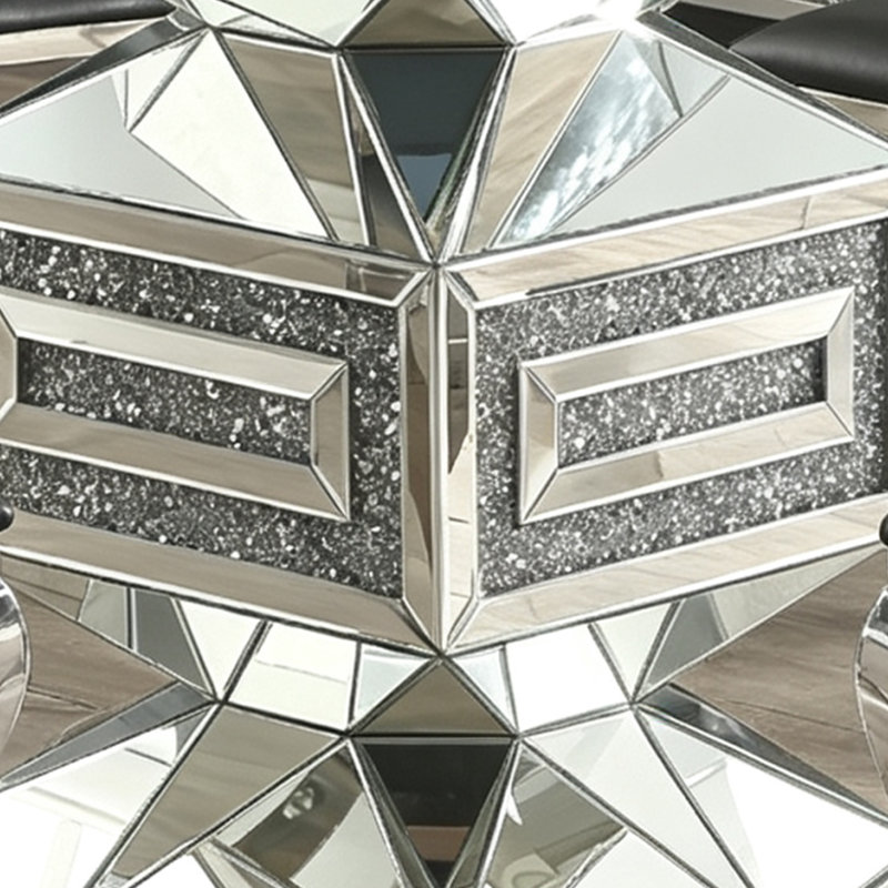 Table de salle à manger Noralie 132 cm – Plateau en verre transparent, piètement en miroir à facettes en forme de diamant et incrustations de faux diamants – Pièce maîtresse moderne et luxueuse pour votre salle à manger