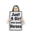 Enseigne en plastique Just A Girl Who Loves Horses 13 po x 20 po-119525764
