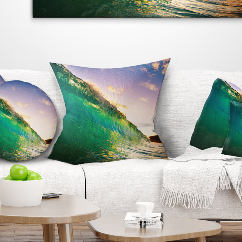 Coussin Waves Kissing Clouds - Sea & Shore, 18 po x 18 po, Coussin décoratif