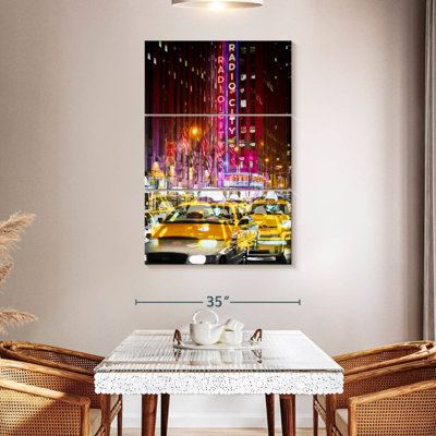 Urban Vibrations  Radio City New York City