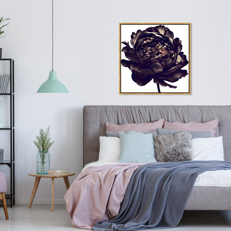 Pivoine noire - Impression sur toile, Encadrement doré, H 31,5 po x l 31,5 po