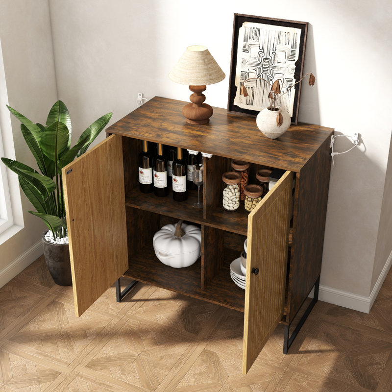 Buffet 30,94 "avec portes cannelées pour salon, salle à manger, cuisine et couloir Ingrid, Brun rustique / chêne