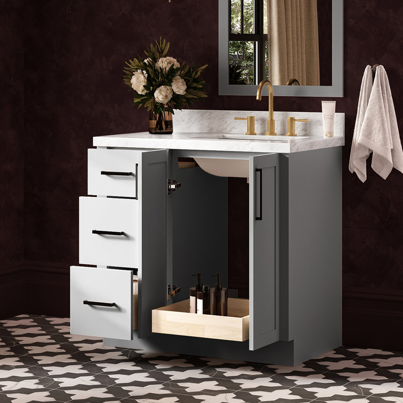 Meuble-lavabo rectangulaire simple de 94 cm (37 pouces) décalé vers la droite, avec comptoir en marbre blanc de Carrare de 3,8 cm (1,5 pouce) d'épaisseur et finition grise.