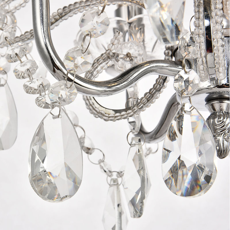 Lustre classique à 4 lumières de style bougie avec détails perlés Lucee, Chrome