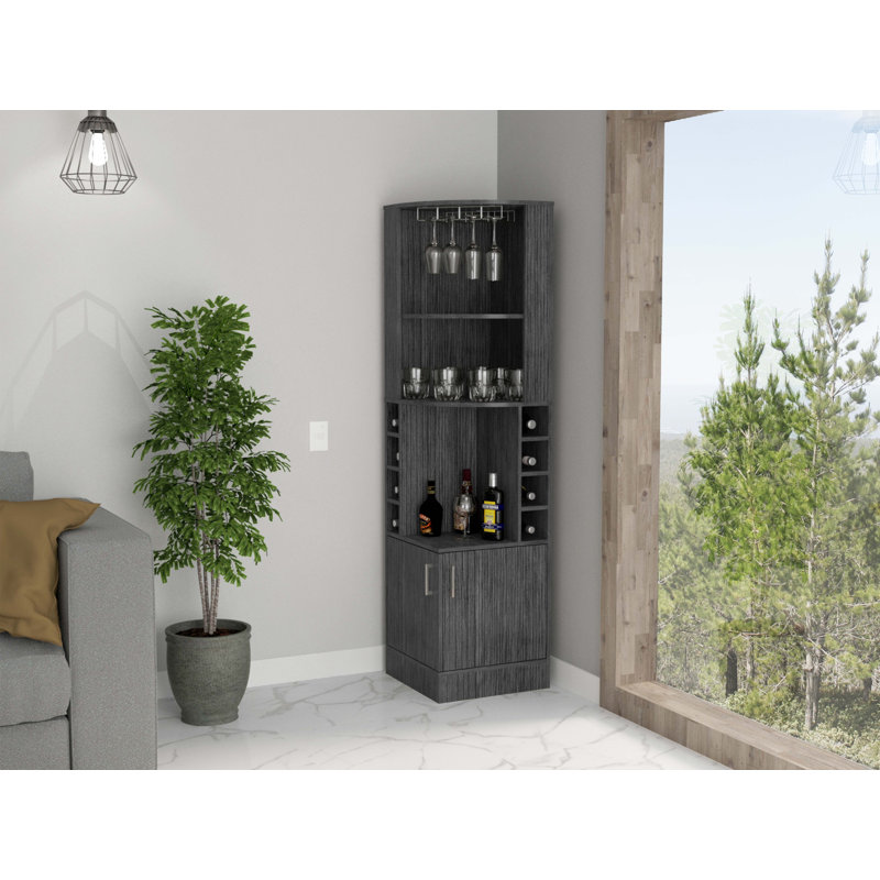 Armoire de coin Syrah, huit casiers à bouteilles, double porte, deux tablettes ouvertes - chêne Smokey