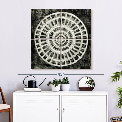 Avery Black Textured Medallion