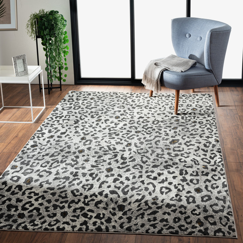 Tapis gris / noir à imprimé animal, Rectangle 5 pi 3 po x 7 pi 6 po