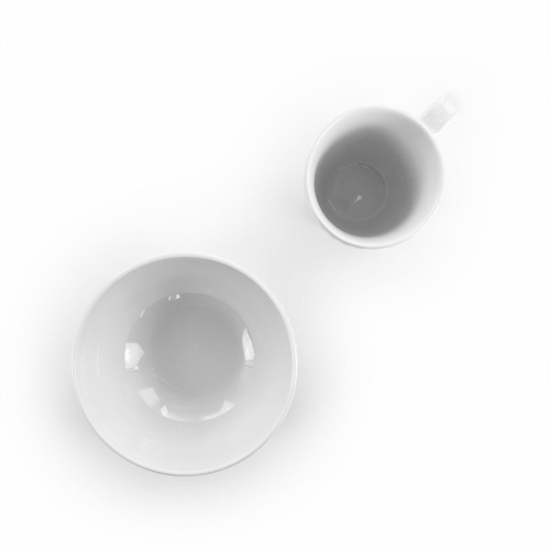 White Porcelain 16-Piece Round Dinnerware Set