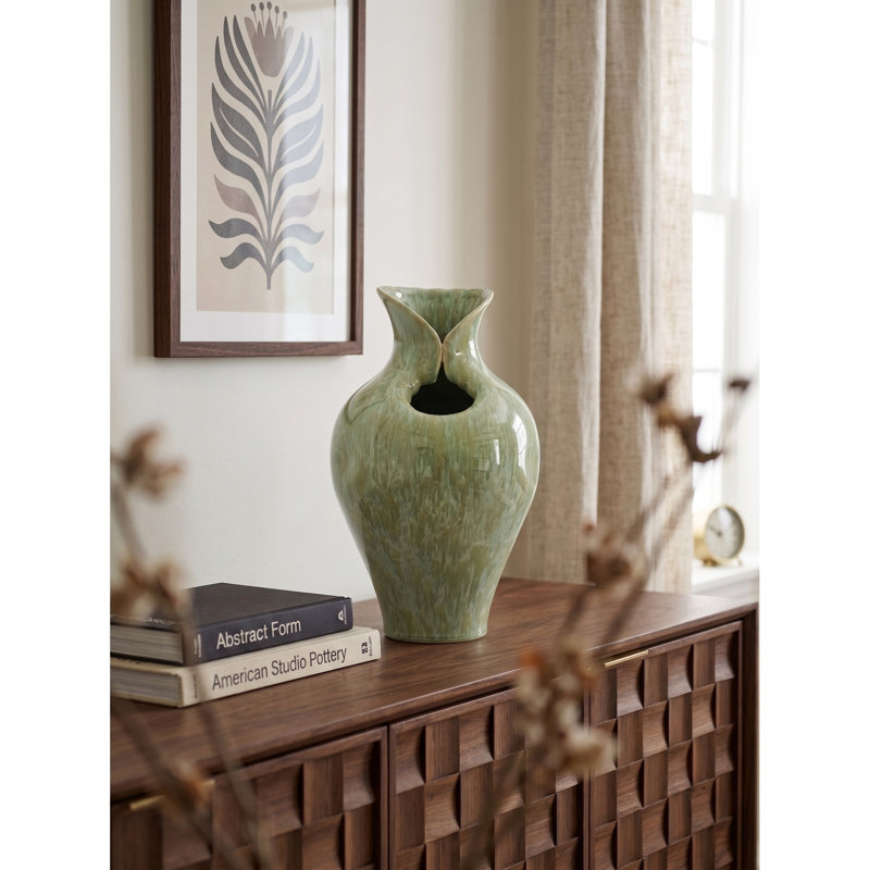 Vase en céramique vert sauge