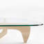 Table basse triangulaire en verre avec base en bois et plateau en verre transparent Mid-Century-757851655