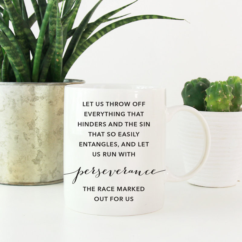 Bible moderne chrétienne noire versets 11 oz. Cadeau de tasse à café, Hébreux 12: 1: «Laissez-nous jeter tout ce qui s'oppose et le péché qui s'enchevêtrent si facilement, et courons avec persévérance»