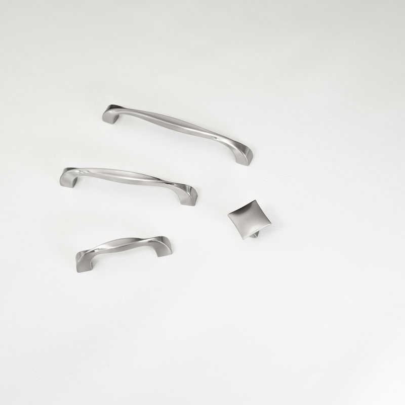 Poignée à poignée Twist Collection - Poignée d'armoire de 6 5/16 po nickel satiné - Quincaillerie transitionnelle pour tiroirs et armoires